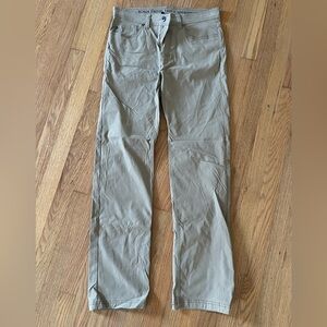 Men’s prAna Brion khaki pants Size: 33x34